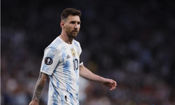 显示产业从规模扩张转向质量升级 AI赋能显示构建视界新生态丨新经济观察